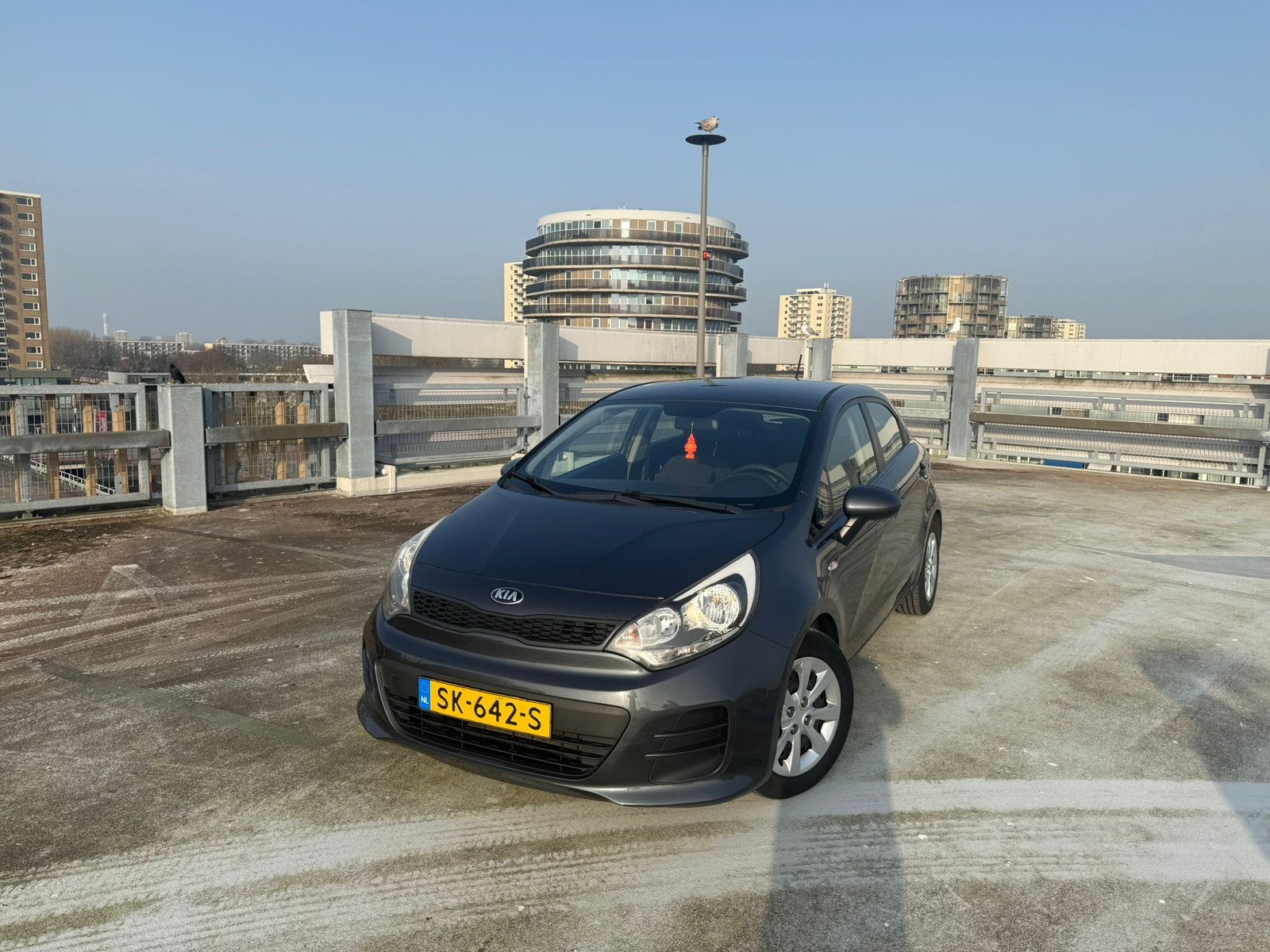 Kia Rio 1.2 I 5DRS 2016 Grijs, Auto's, Kia, Voorwielaandrijving, 40 €/maand, Zwart, 4 cilinders
