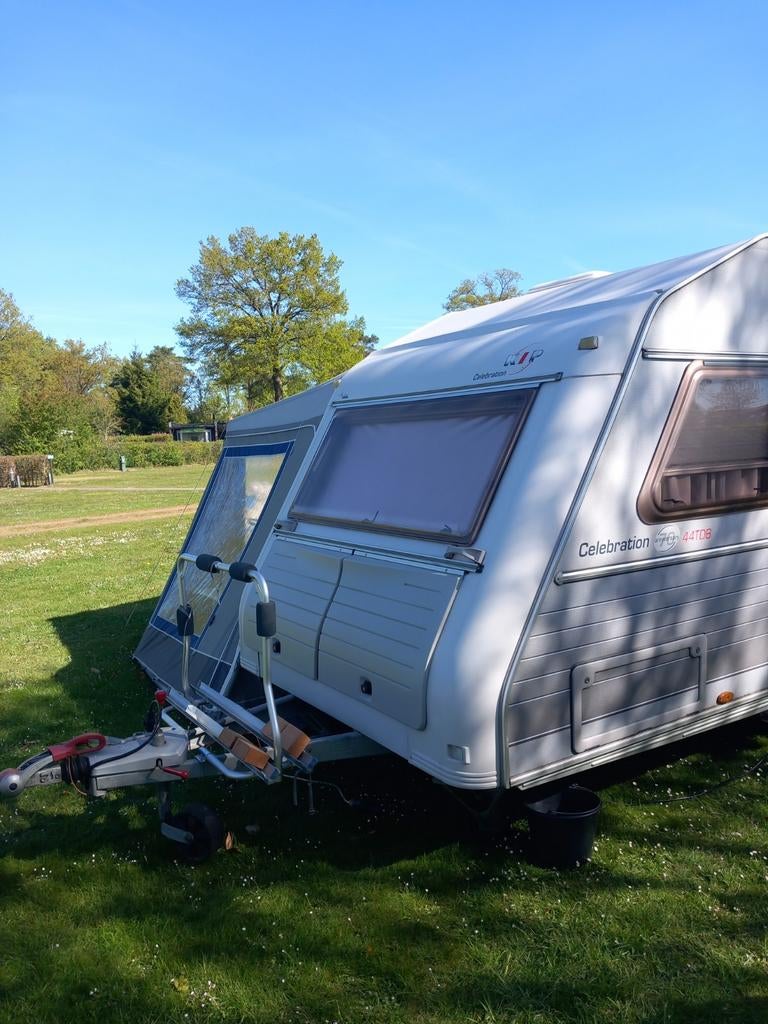 Kip Caravan 44 Celebration TDB (2005) met mover en voortent, Caravans en Kamperen, Caravans, Particulier, Ophalen