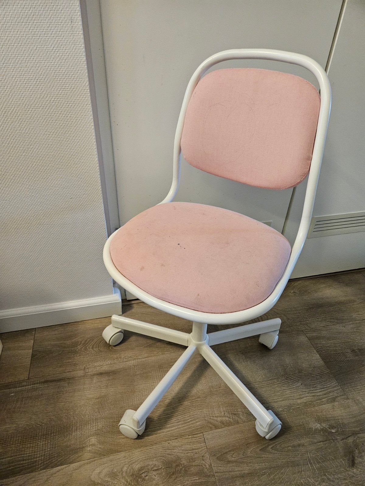 ÖRFJÄLL Kinderbureaustoel, wit/Vissle roze
Kinderbureaustoel, Ophalen of Verzenden, Roze