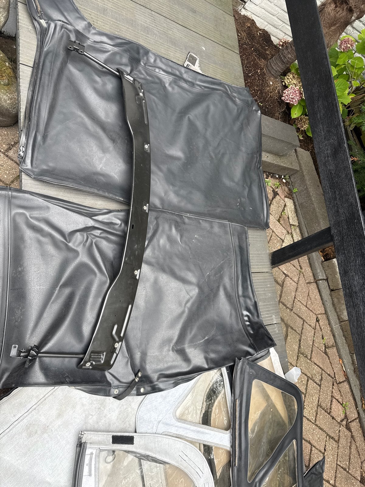 2  x softtopvoor Suzuki Grandvitara1.6. Bouwjaar: 2000/2001, Ophalen