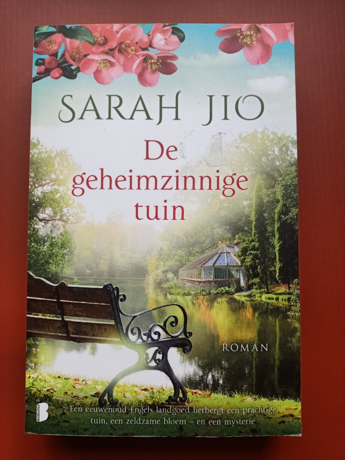 Sarah Jio - De geheimzinnige tuin (Roman), Ophalen of Verzenden, Zo goed als nieuw, Sarah Jio, Nederland