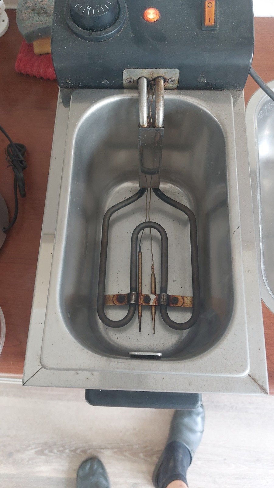 Friteuse - Compact en functioneel, Witgoed en Apparatuur, Frituurpannen, 1 tot 2 liter, Ophalen, Gebruikt, Uitneembare binnenpan