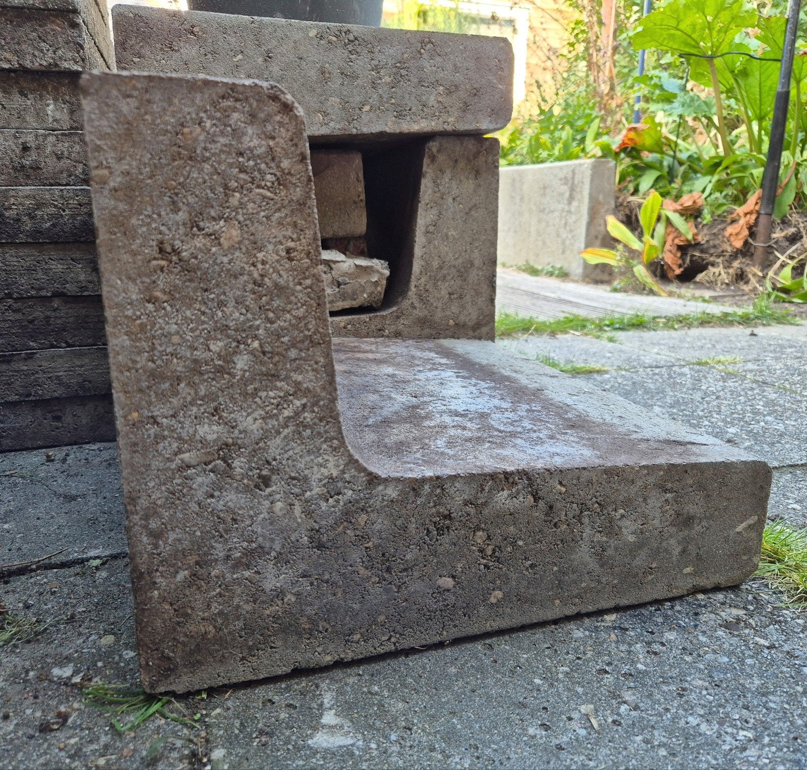 9 betonnen L-elementen 40 x 40 x 30 cm, Tuin en Terras, Bielzen en Borders, Ophalen, Gebruikt, 25 tot 50 cm, Blok