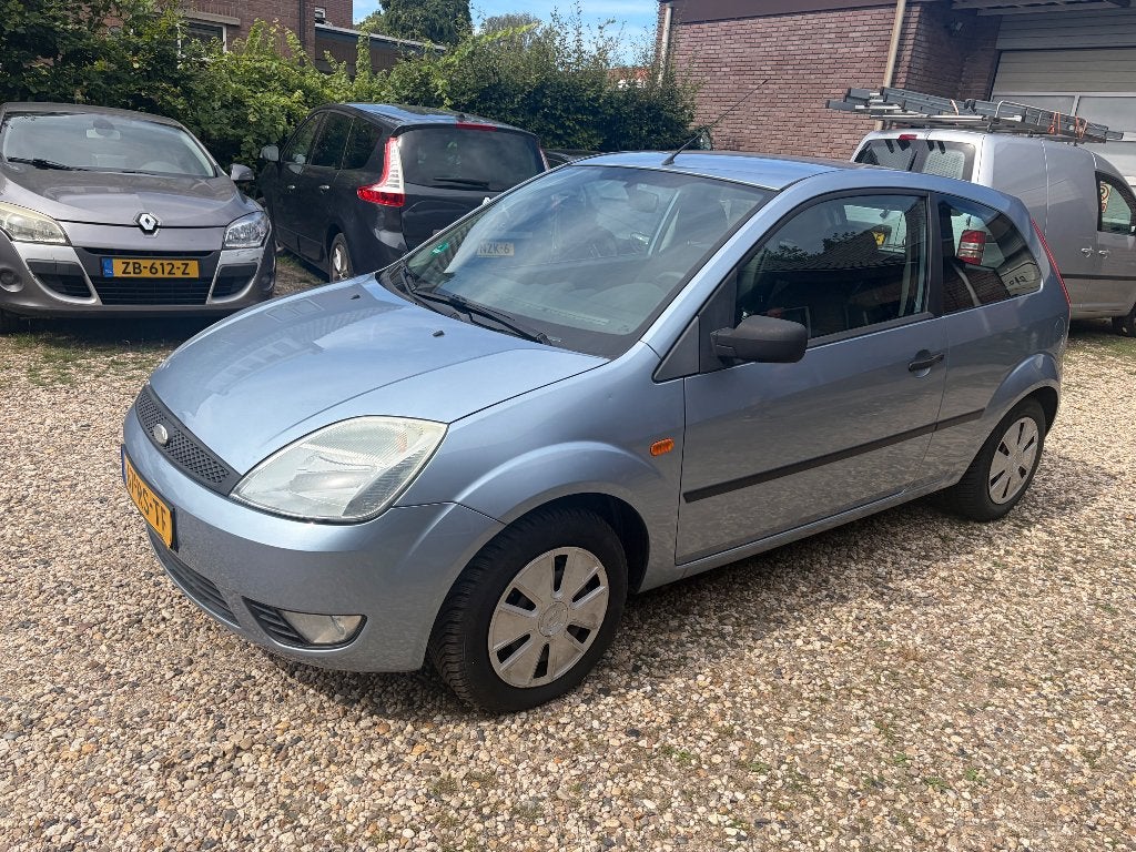 Ford Fiësta 1.3 8V 3DR 2005 Blauw nieuwe apk, Auto's, 1299 cc, 40 €/maand, 4 cilinders, Blauw