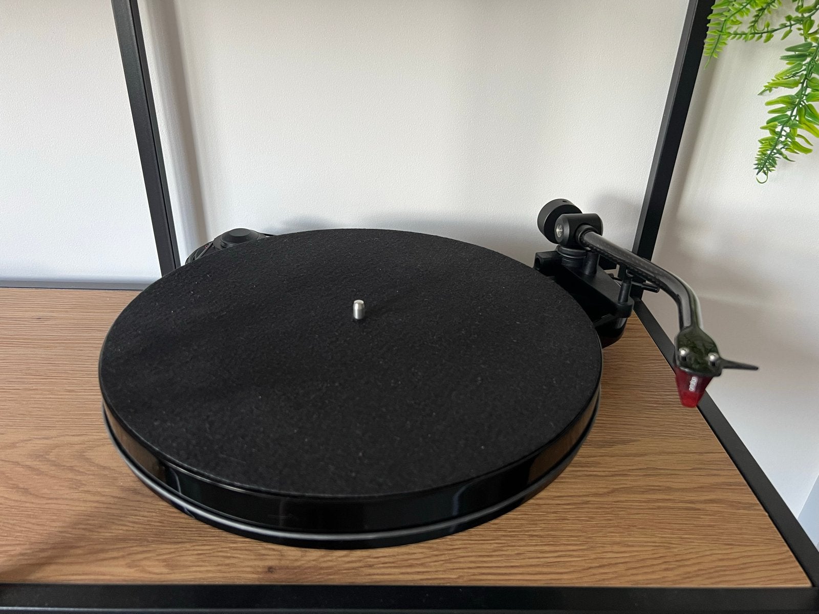 Pro-Ject RPM 1 Carbon Platenspeler met Ortofon 2M Red, Ophalen, Nieuw, Platenspeler, Overige merken