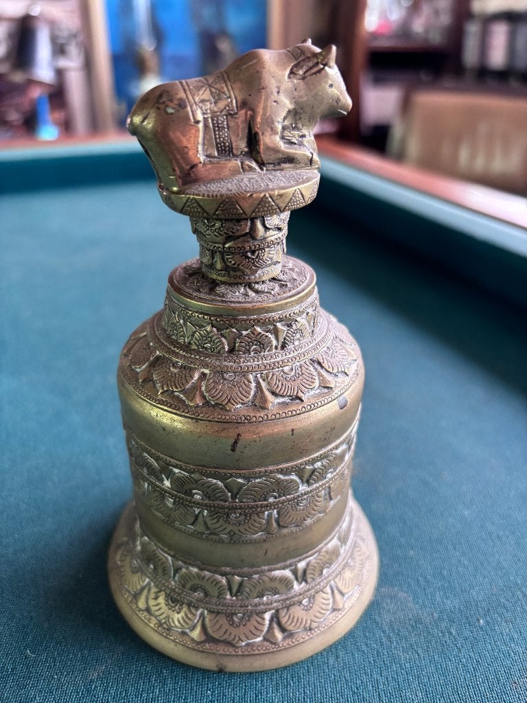 Antieke bronzen bel met Nandi stier, gedetailleerd, Ophalen of Verzenden, Brons