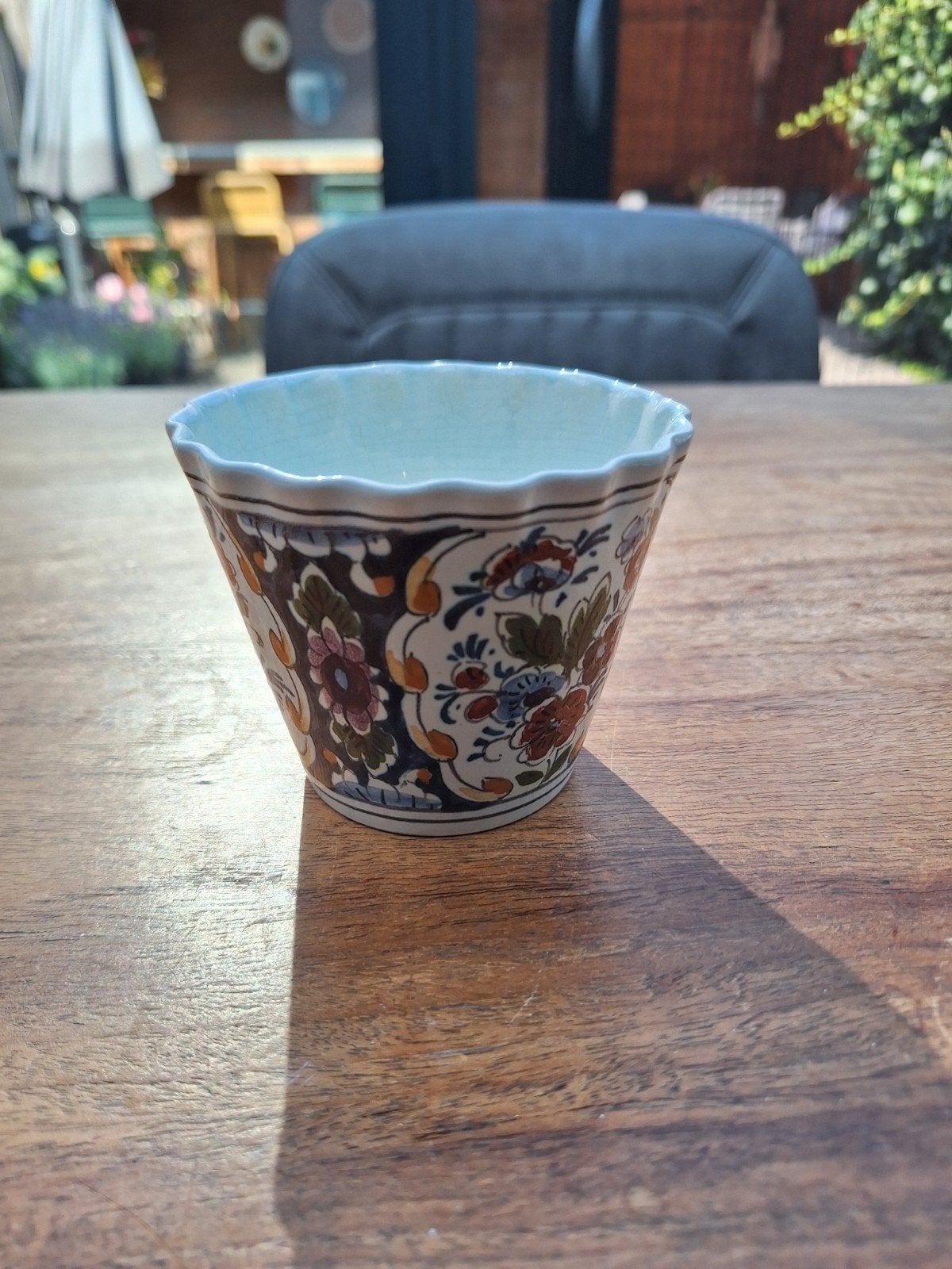 Delfts polychroom (bloem)potje, Rond, Ophalen of Verzenden, Aardewerk, Minder dan 40 cm