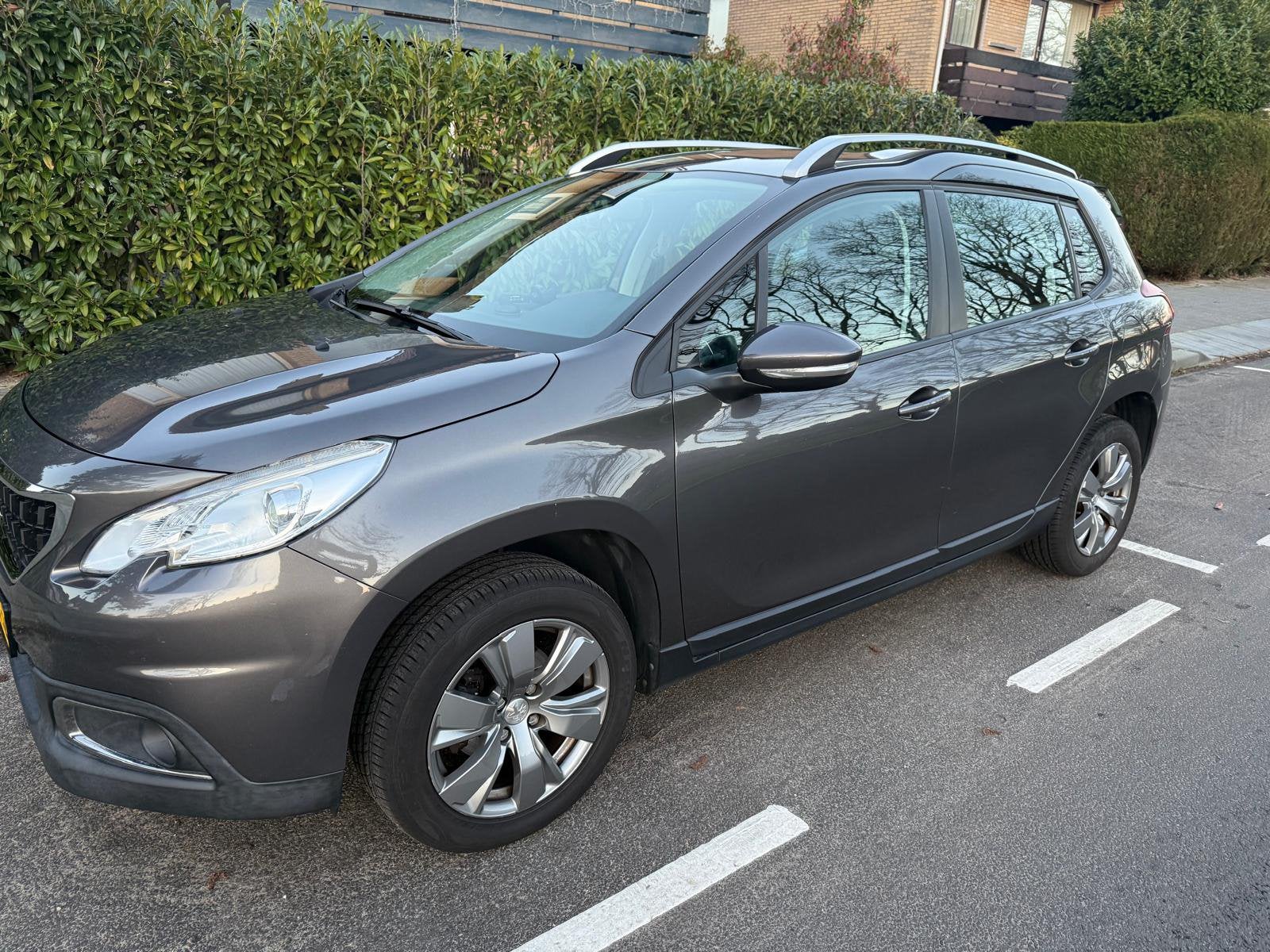 Peugeot 2008 1.2 PureTech AUTOMAAT 2017 Grijs, Auto's, 40 €/maand, Euro 6, 1199 cc, 770 kg