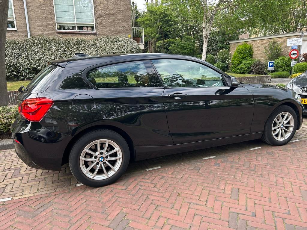 BMW 1-Serie 116i 109pk 2018 Zwart, 1-Serie, Achterwielaandrijving, Zwart, 1200 kg