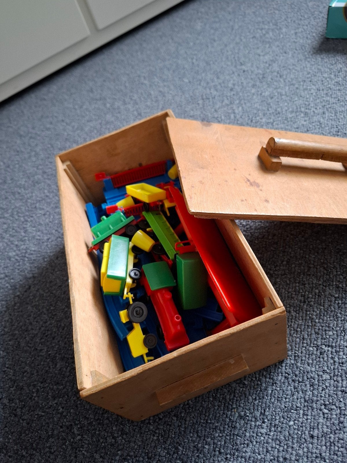 Plastic treinbaantje met toebehoren, Ophalen, Gebruikt