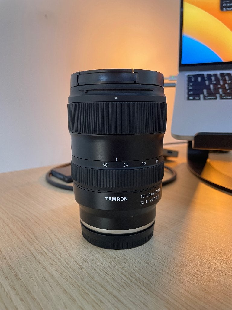 Tamron 16-30mm F/2.8 Di III VXD G2 Groothoeklens SonyE-mount, Ophalen, Sony E-mount, Groothoeklens, Zo goed als nieuw