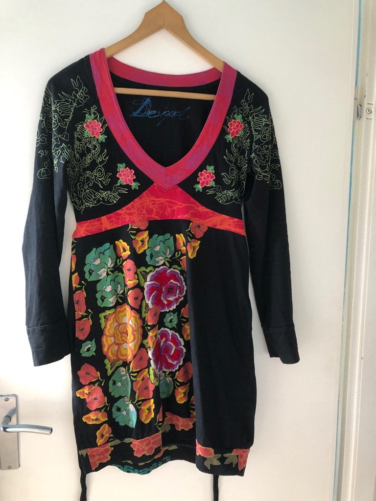 Jurk Tuniek Desigual s/m v-hals A-lijn zwart gebloemd, Zwart, Ophalen of Verzenden, Zo goed als nieuw, Desigual
