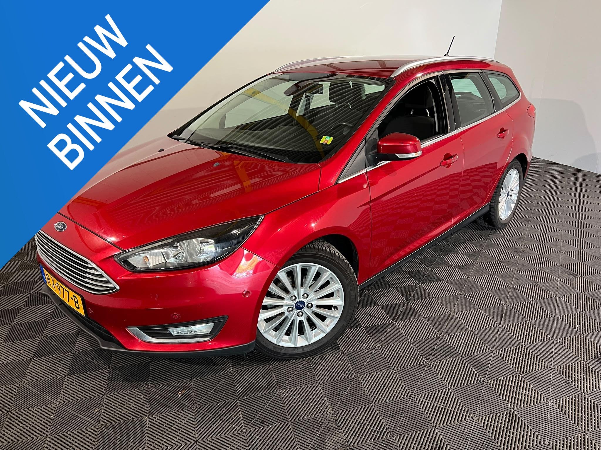 Ford Focus Wagon 1.0 Titanium, Auto's, Gebruikt, Euro 6, Origineel Nederlands, Handgeschakeld