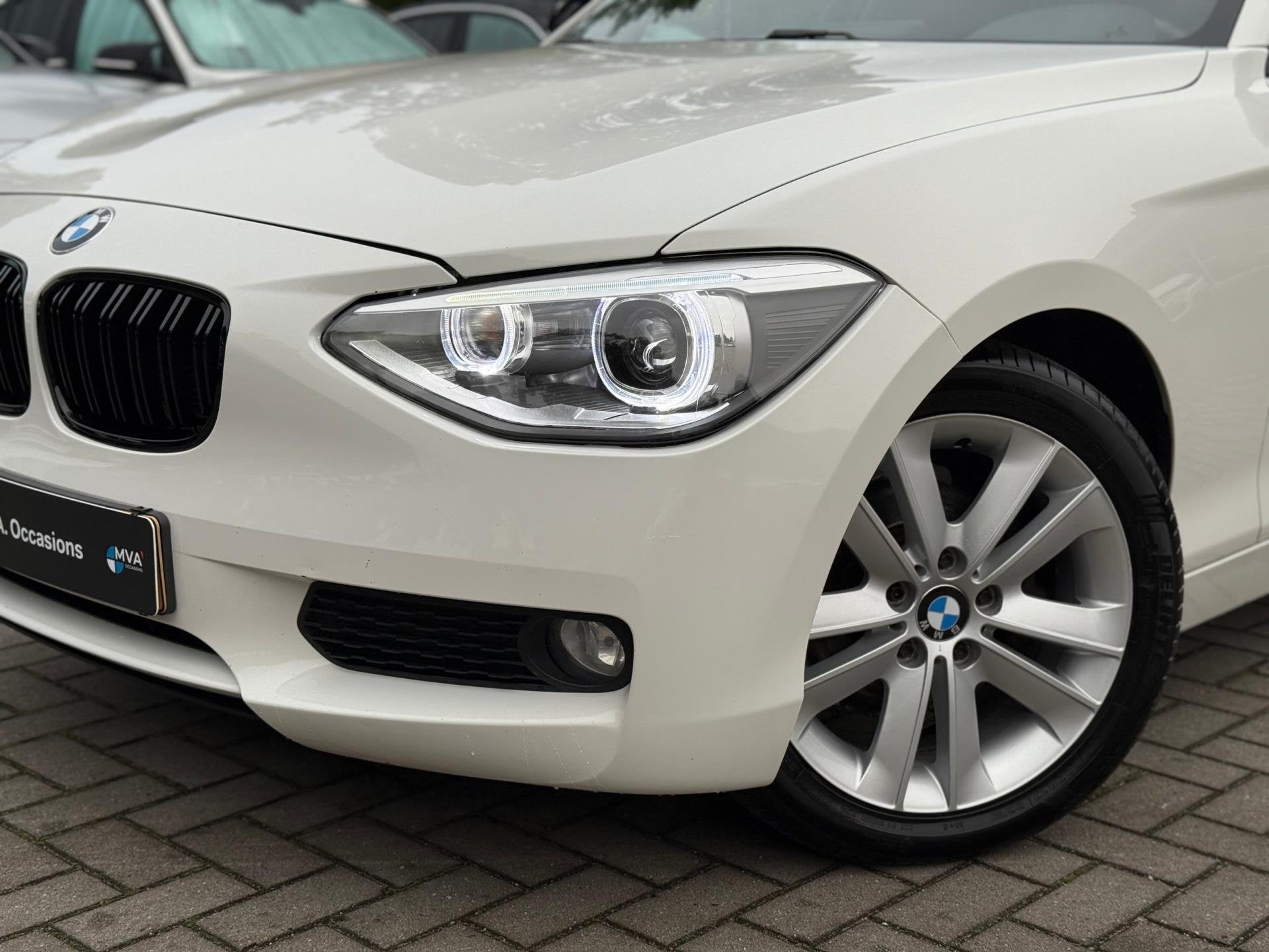 BMW 1-serie 116i Business|Nieuwe Ketting + Klepseals|Navigat, Auto's, BMW, 1-Serie, Gebruikt, Zwart, 4 cilinders