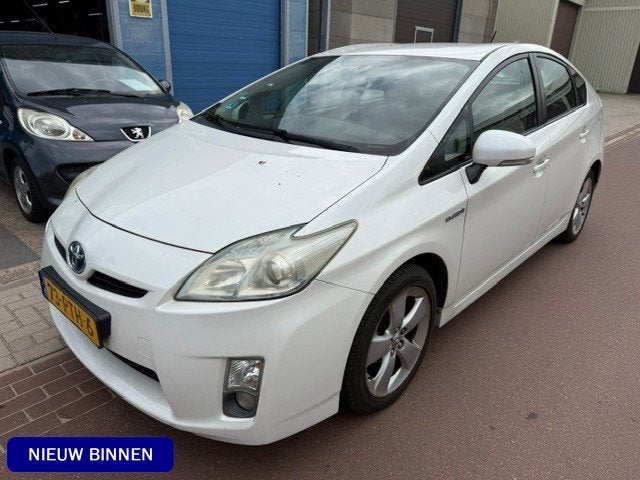 Toyota Prius 1.8 Dynamic 2011 Navigatie NAP 279.673km Fijne, Auto's, Stof, Gebruikt, 4 cilinders, Wit