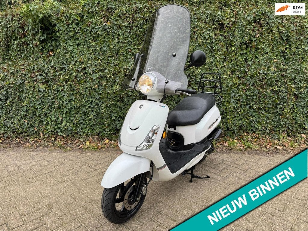 SYM Fiddle 2 EURO5 Windscherm SMOKE BETAAL met in3, Fietsen en Brommers, Scooters | SYM, Gebruikt, Fiddle, Benzine
