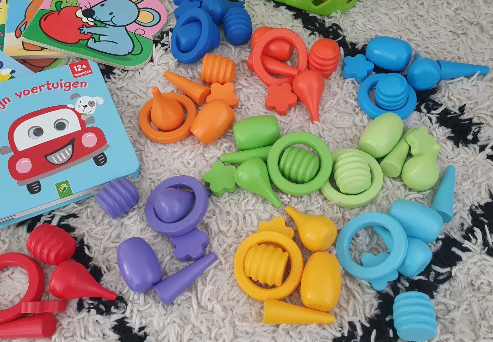 Montessori Loose parts (60 st!!) houten vormpjes kleuren, Ophalen of Verzenden, Zo goed als nieuw, Overige typen
