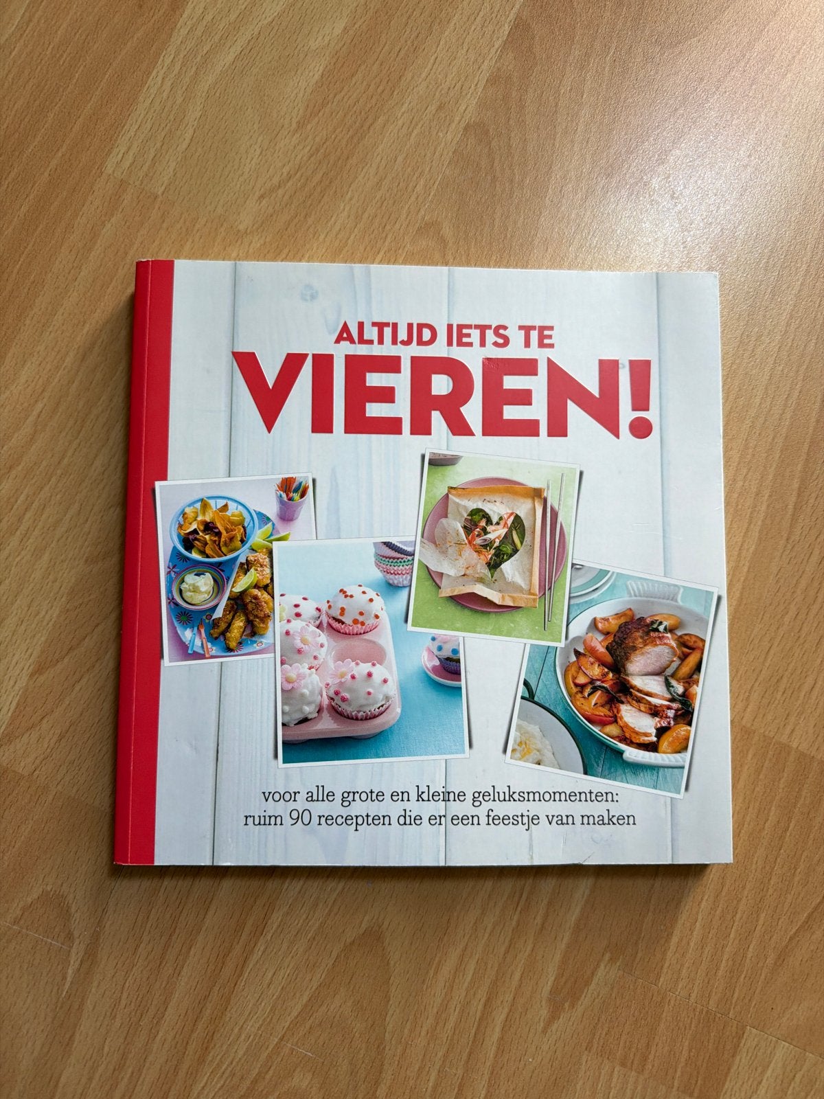 Altijd iets te vieren! Kookboek Albert Heijn, Ophalen of Verzenden, Zo goed als nieuw, Voorgerechten en Soepen