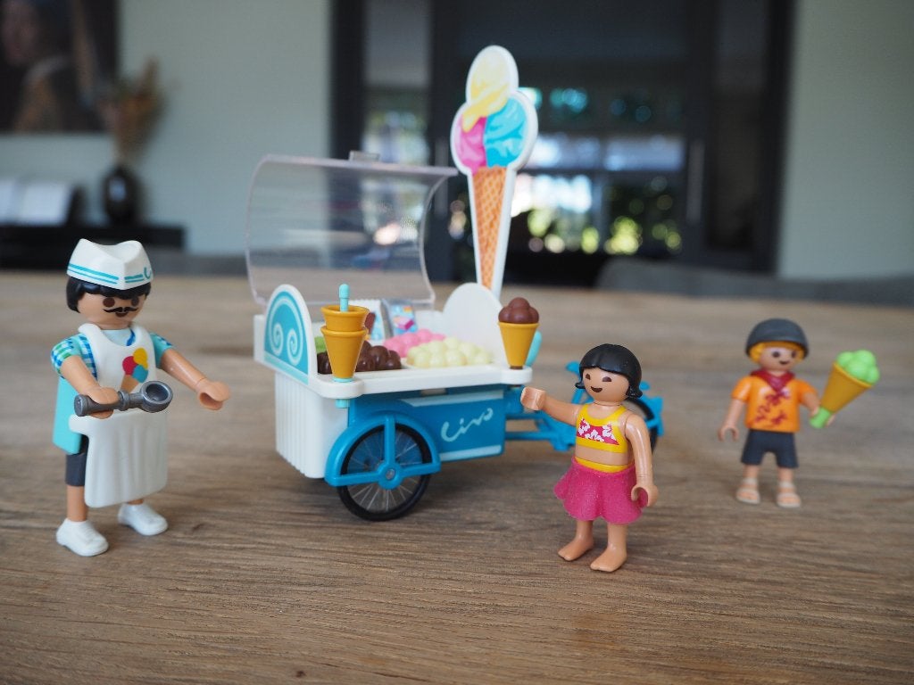 Playmobil family fun ijsjesverkoper 9426, Kinderen en Baby's, Speelgoed | Playmobil, Complete set, Zo goed als nieuw, Figuren