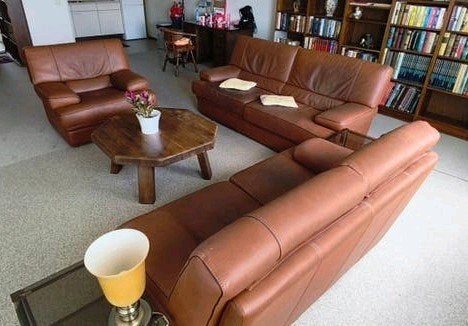 GRATIS! Robuust lederen 3-delig bankstel WEG=WEG !!!, Huis en Inrichting, Ophalen, Gebruikt, Overige maten, Rechte bank