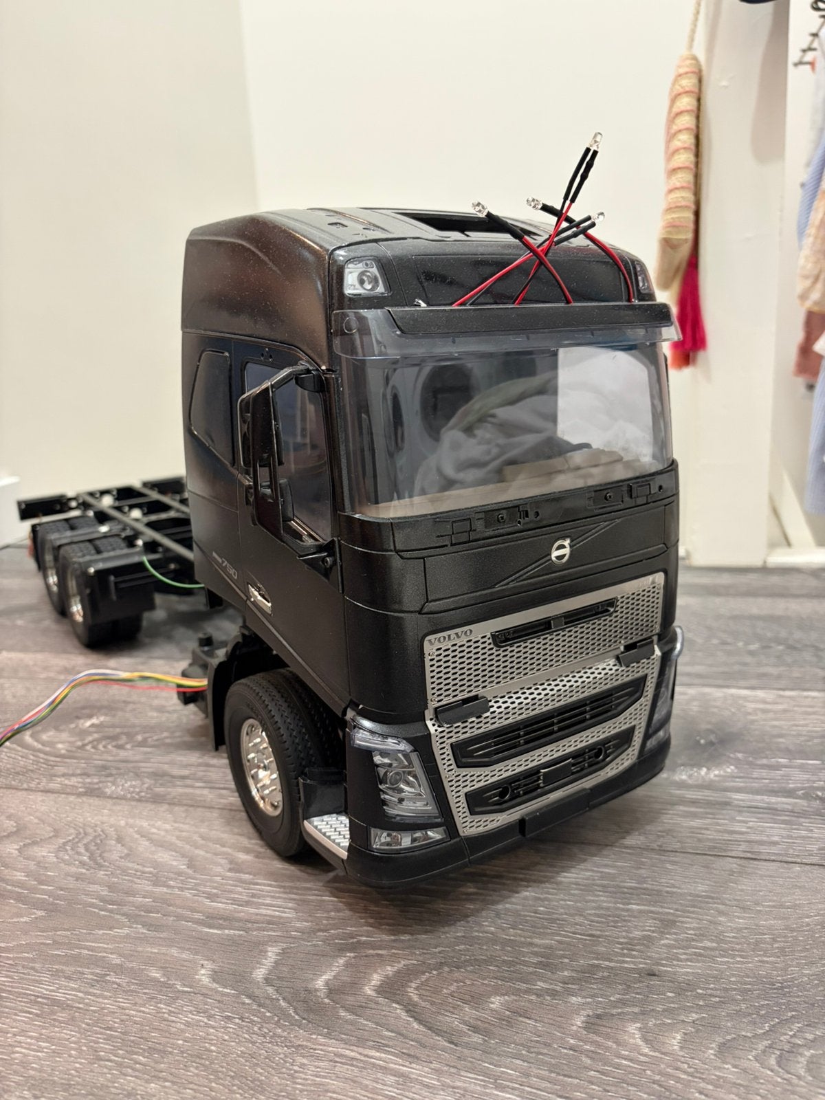 Volvo FH bomenwagen tamiya 1:14, Hobby en Vrije tijd, Ophalen, Zo goed als nieuw, Auto onroad