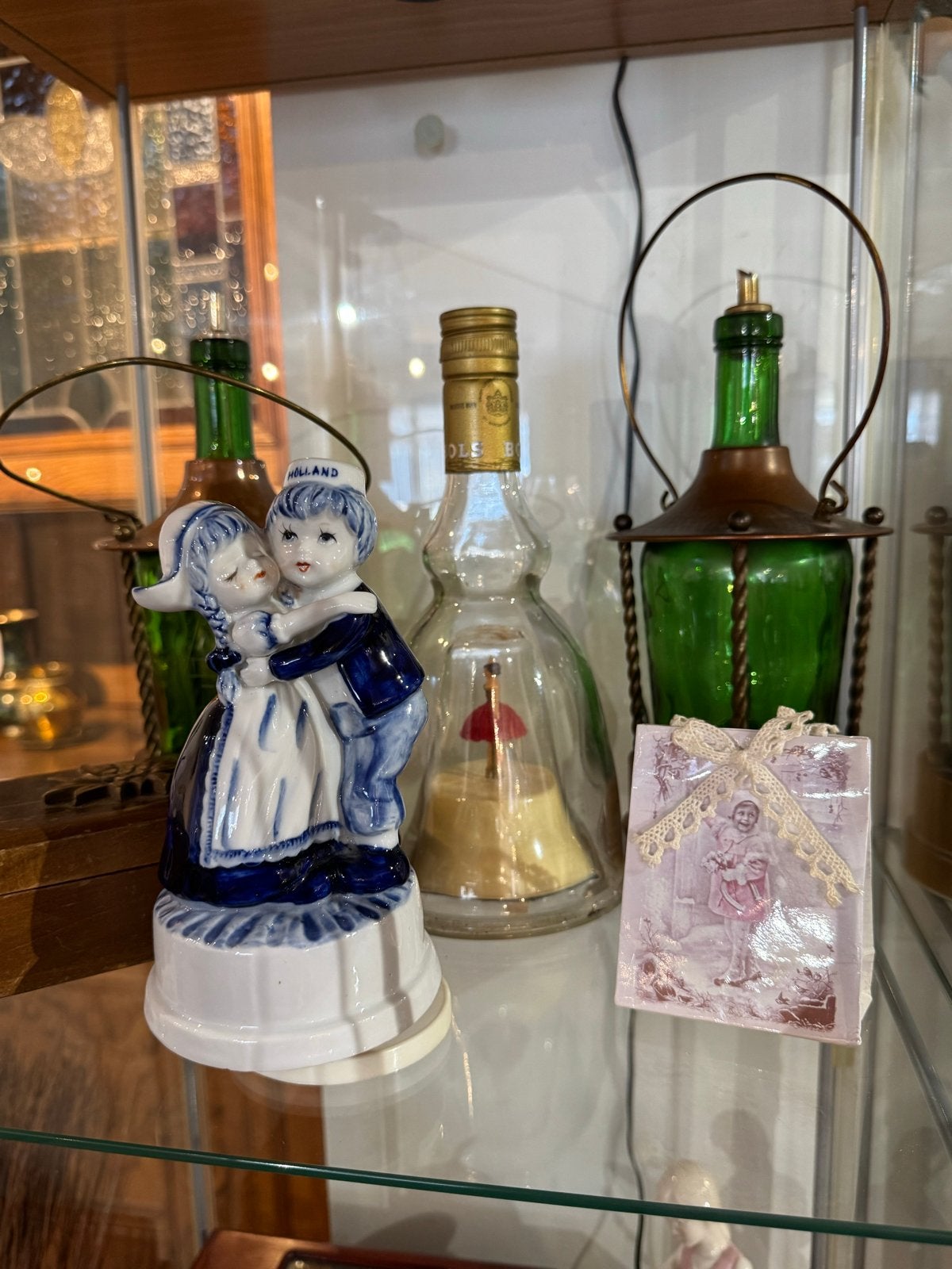 Diverse decoratieve items: muziekdozen, flessen, sneeuwbolle, Ophalen of Verzenden, Gebruikt