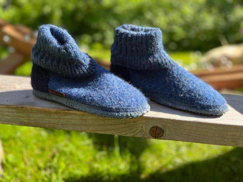 Giesswein Kids Wollen Pantoffels Maat 34 Blauw, Jongen of Meisje, Schoenen, Ophalen of Verzenden, Zo goed als nieuw