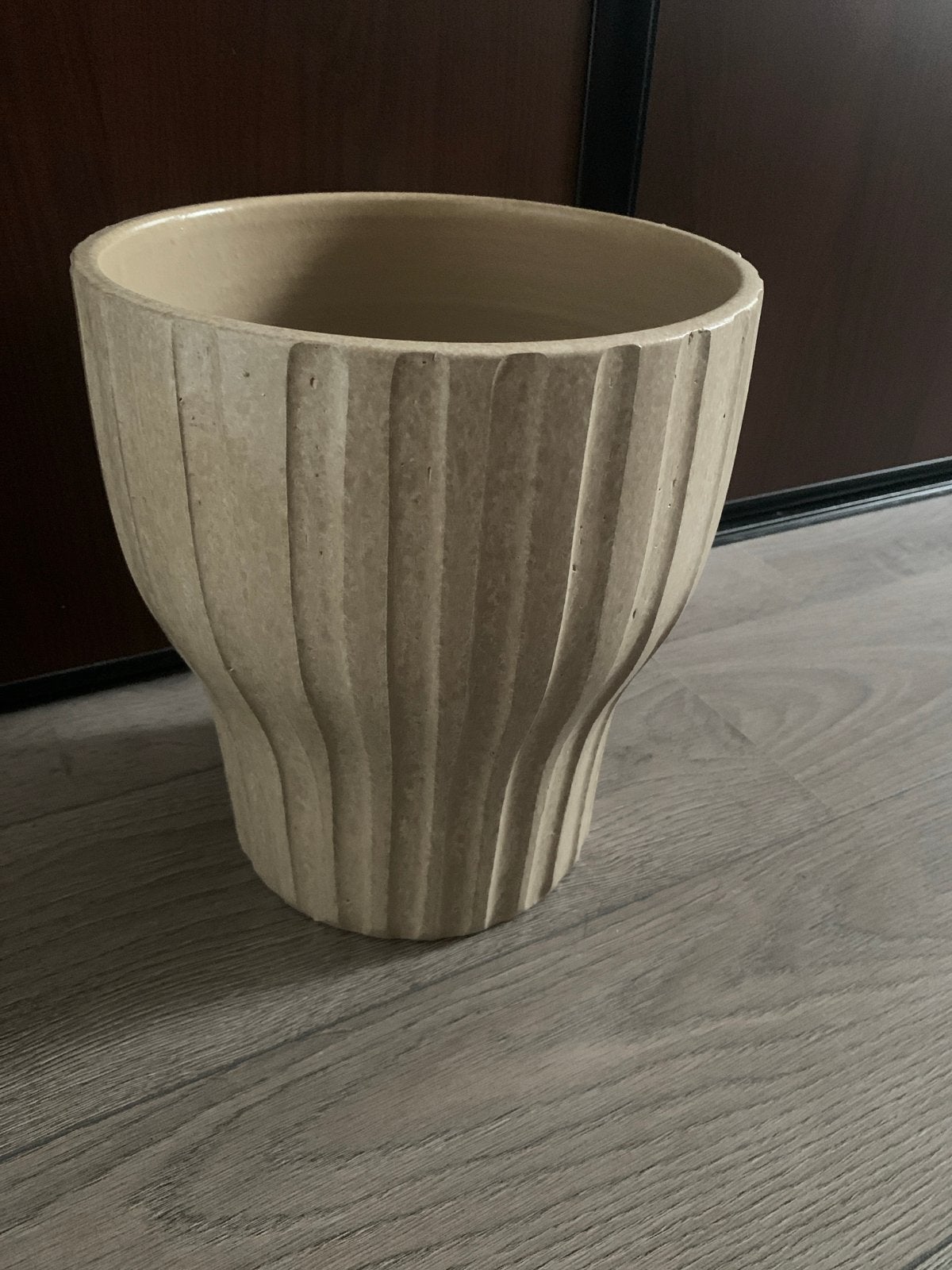 Mooie beige bloempot 27x30cm - Zo goed als nieuw, Ophalen, Rond, Binnen, Zo goed als nieuw