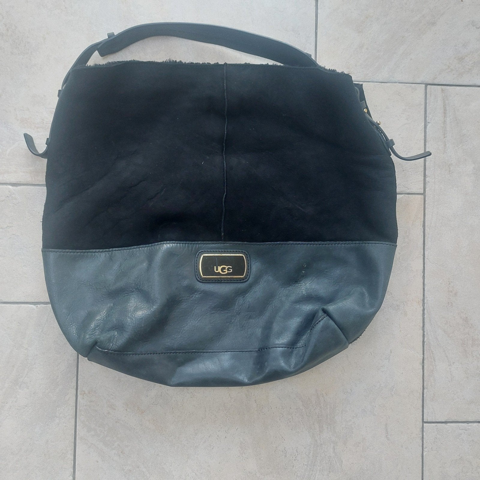 UGG Tas, Ophalen of Verzenden, Zo goed als nieuw, Zwart, Schoudertasje