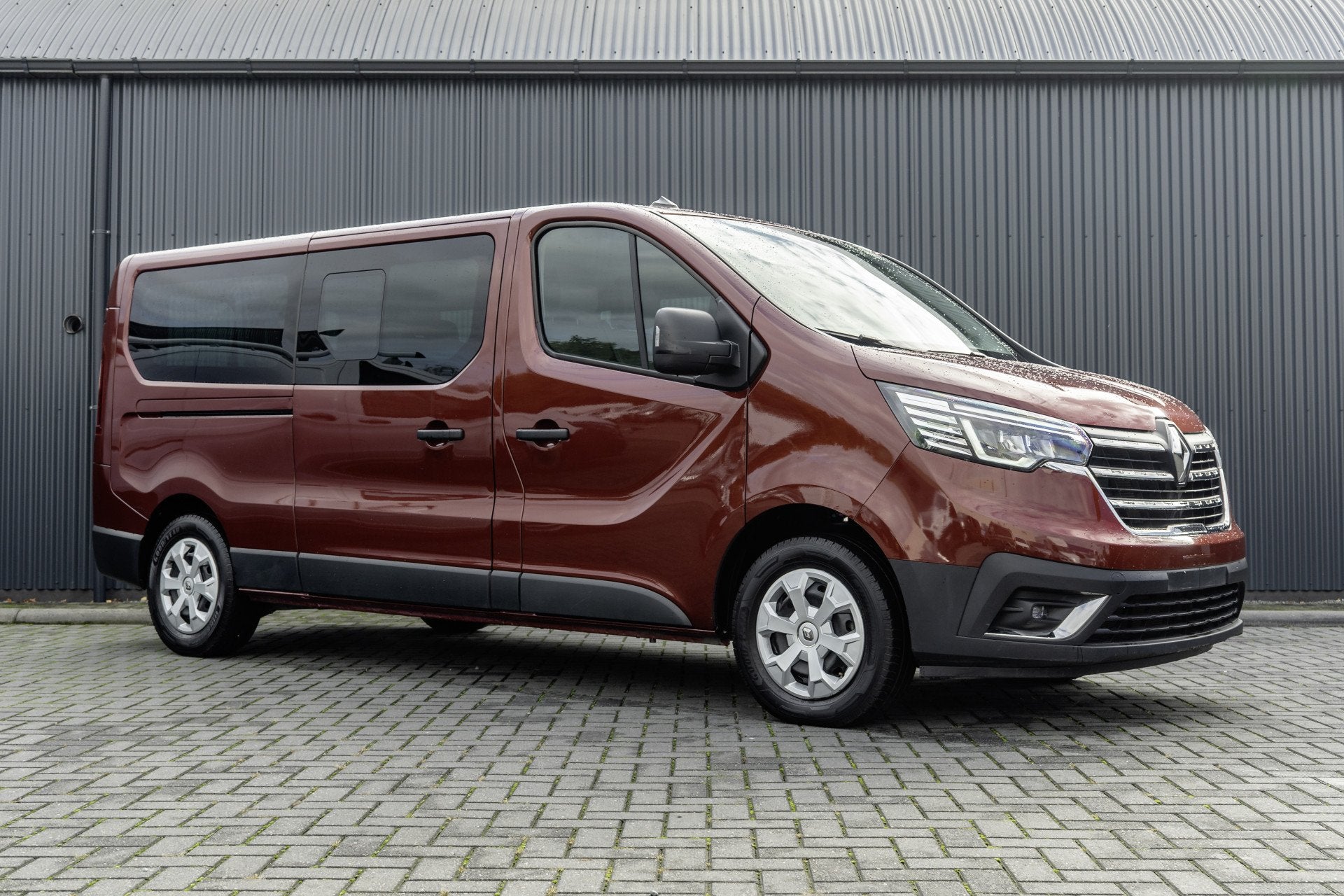Renault Trafic Blue dCi 150PK | 9-Zits | LED | Camera | Navi, Auto's, Voorwielaandrijving, 1893 kg, Gebruikt, Bedrijf