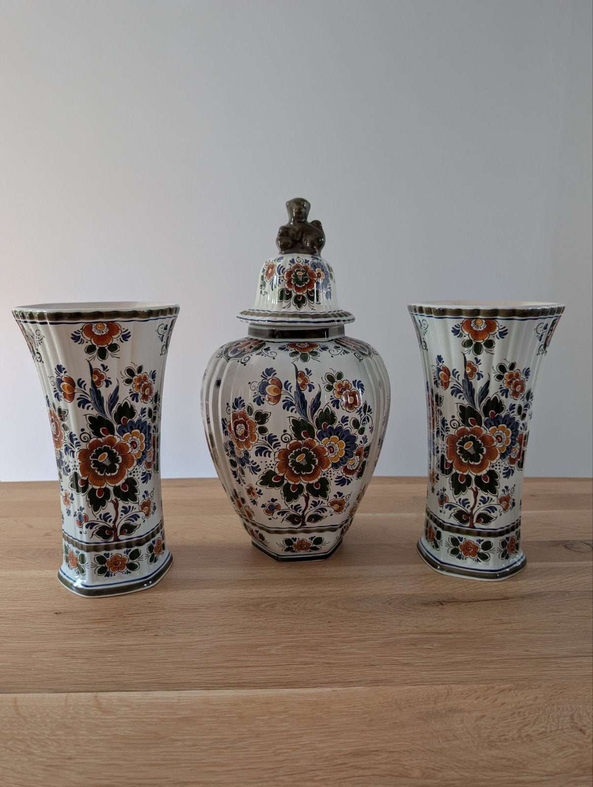 Kaststel met gemberpot van polychroom, Ophalen of Verzenden