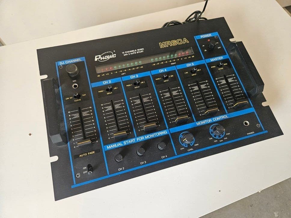 Phonic MR60A 10 channels, Muziek en Instrumenten, Mengpanelen, Ophalen of Verzenden