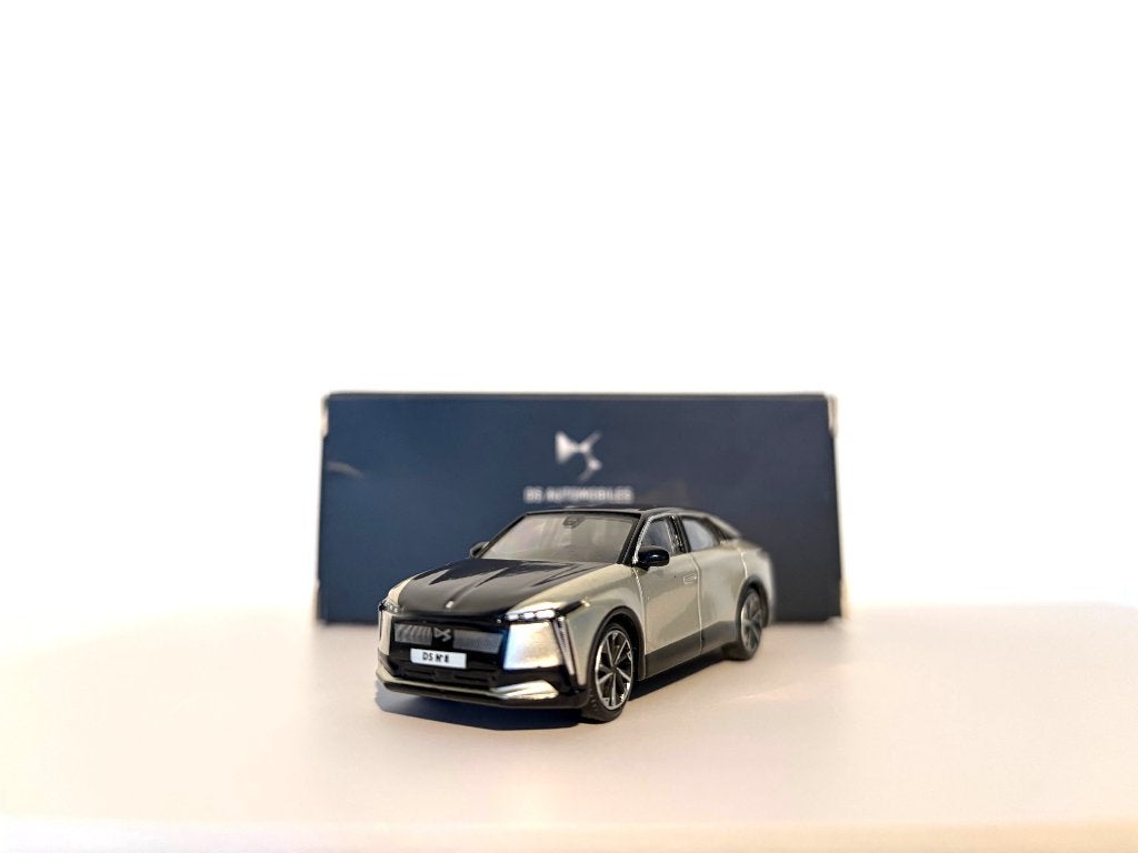 IXO DS N.8 2025 1:64, Hobby en Vrije tijd, Modelauto's | Overige schalen, Ophalen of Verzenden, Nieuw, Auto