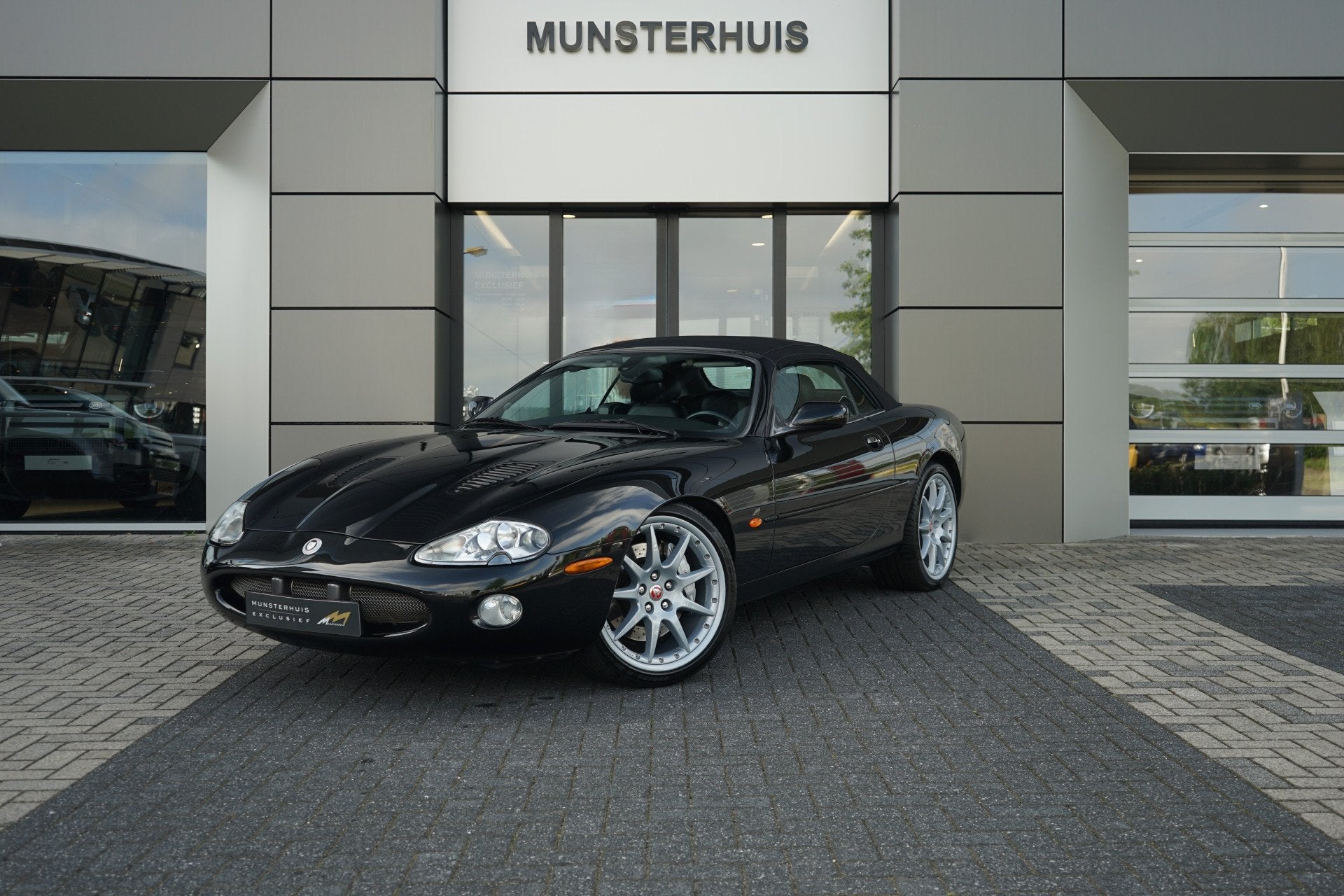 Jaguar XKR 4.0 V8 Convertible | Verwarmde voorstoelen | Crui, Auto's, Jaguar, 12 maanden, Achterwielaandrijving, Gebruikt, 4 stoelen
