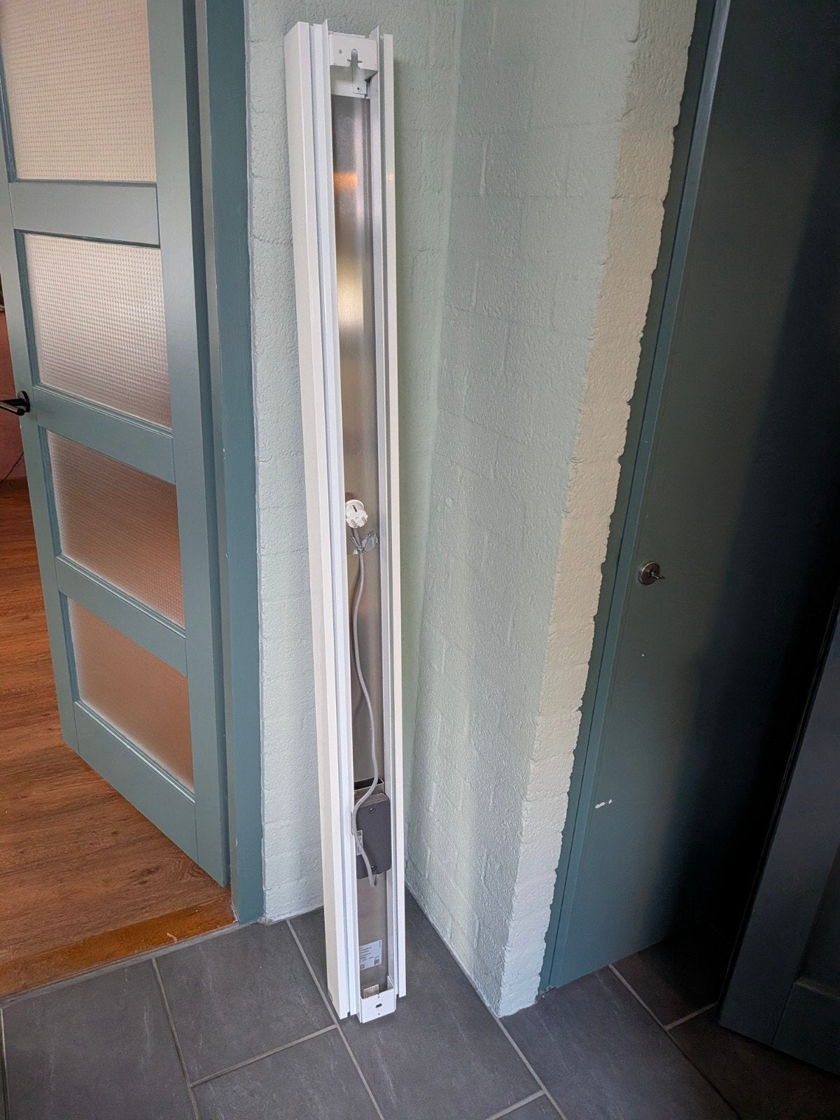 Vasco Beams Mono-EL Elektrische Radiator met Thermostaat, Ophalen, Radiator, Minder dan 60 cm, Zo goed als nieuw