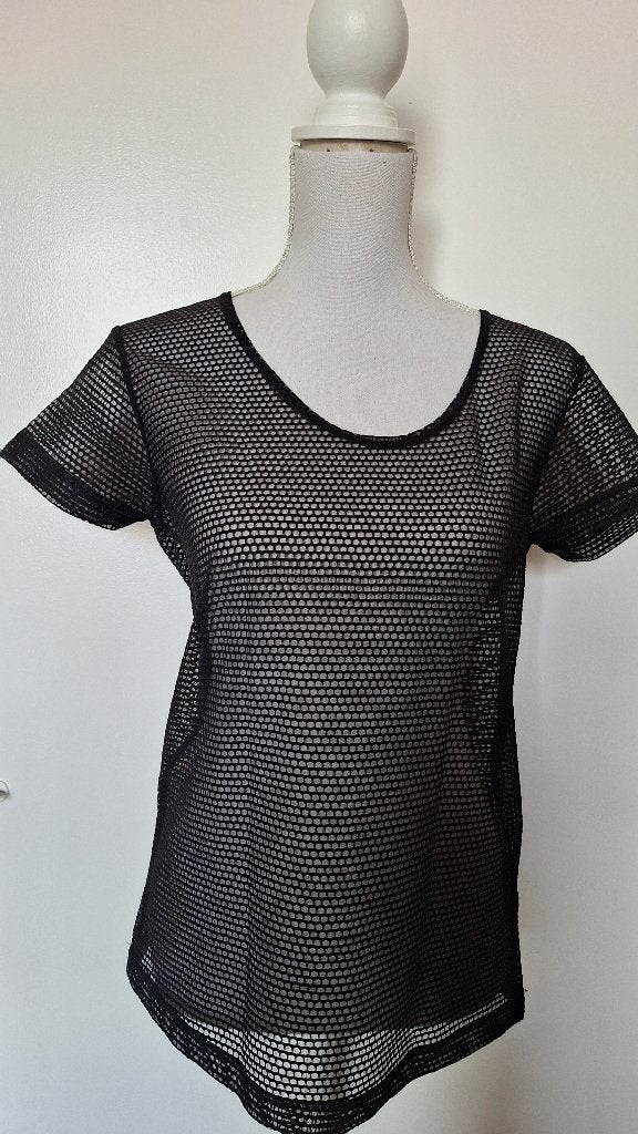 (TK18) Once Zwart - Mesh Top, maat L, Kleding | Dames, Tops, Zo goed als nieuw, Zwart, Korte mouw, Ophalen of Verzenden