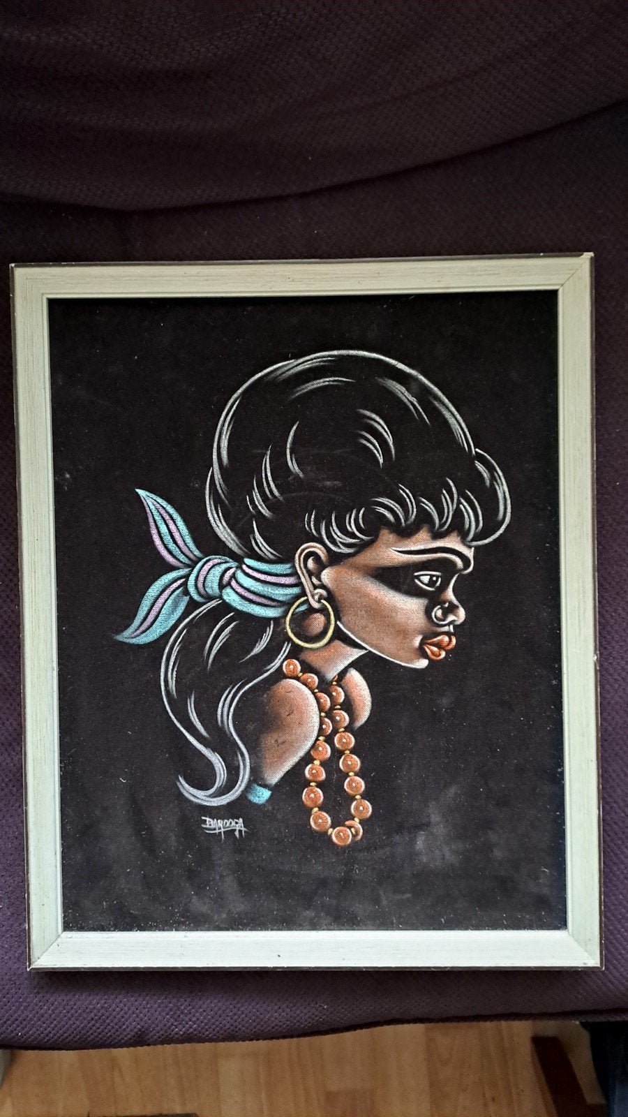 Vintage fluweel schilderij met vrouwelijk portret, Ophalen of Verzenden