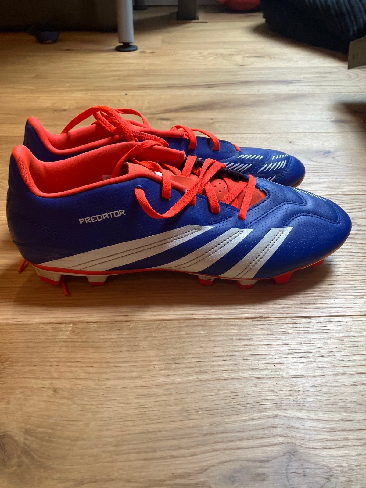 Adidas Predator voetbalschoenen - Maat 43 1/3, Ophalen of Verzenden, Zo goed als nieuw, Schoenen