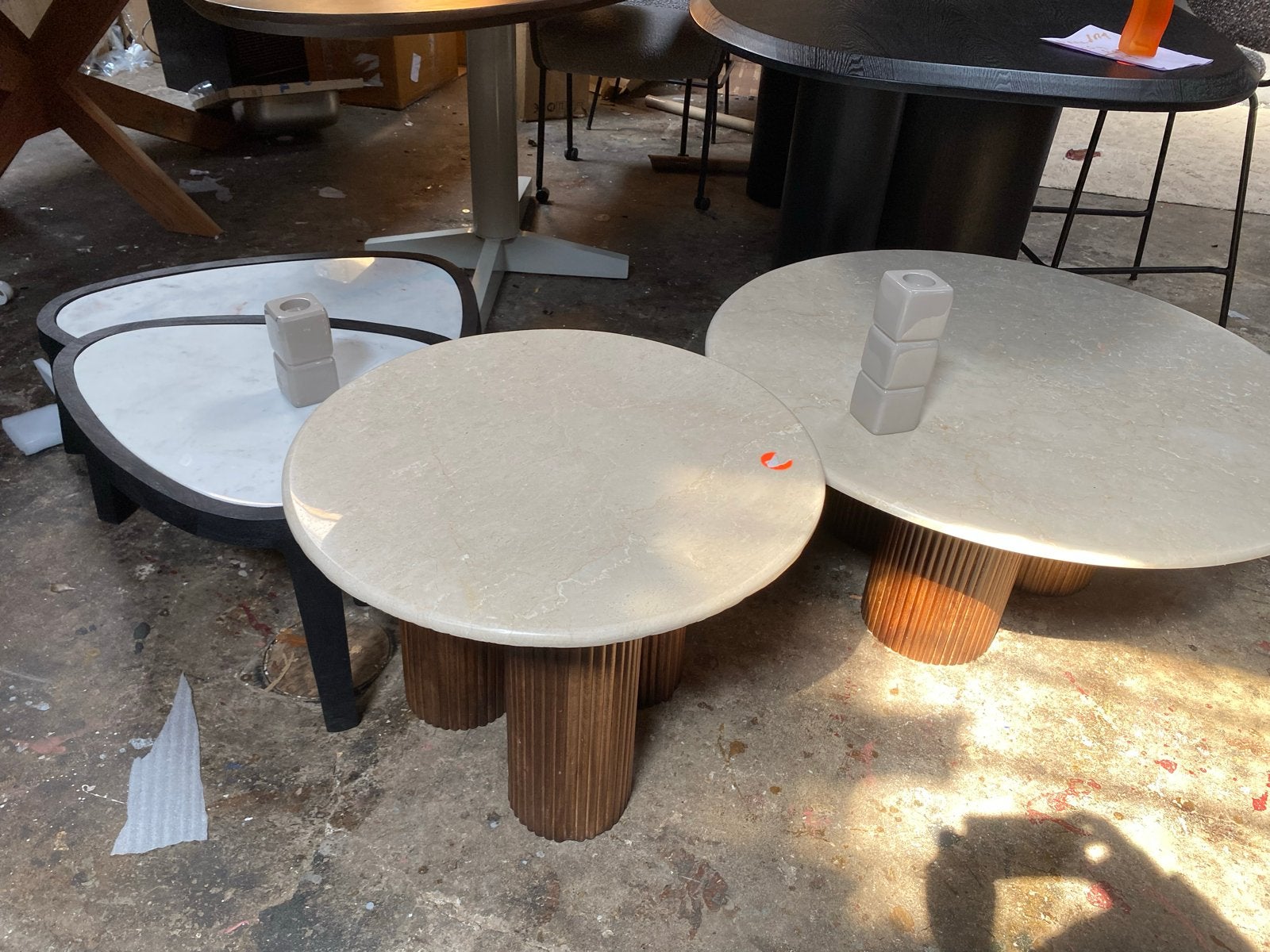 Bijzettafel set Xavi: Marmeren bladen, mango houten poten, Ophalen, Overige materialen, Rond, Nieuw