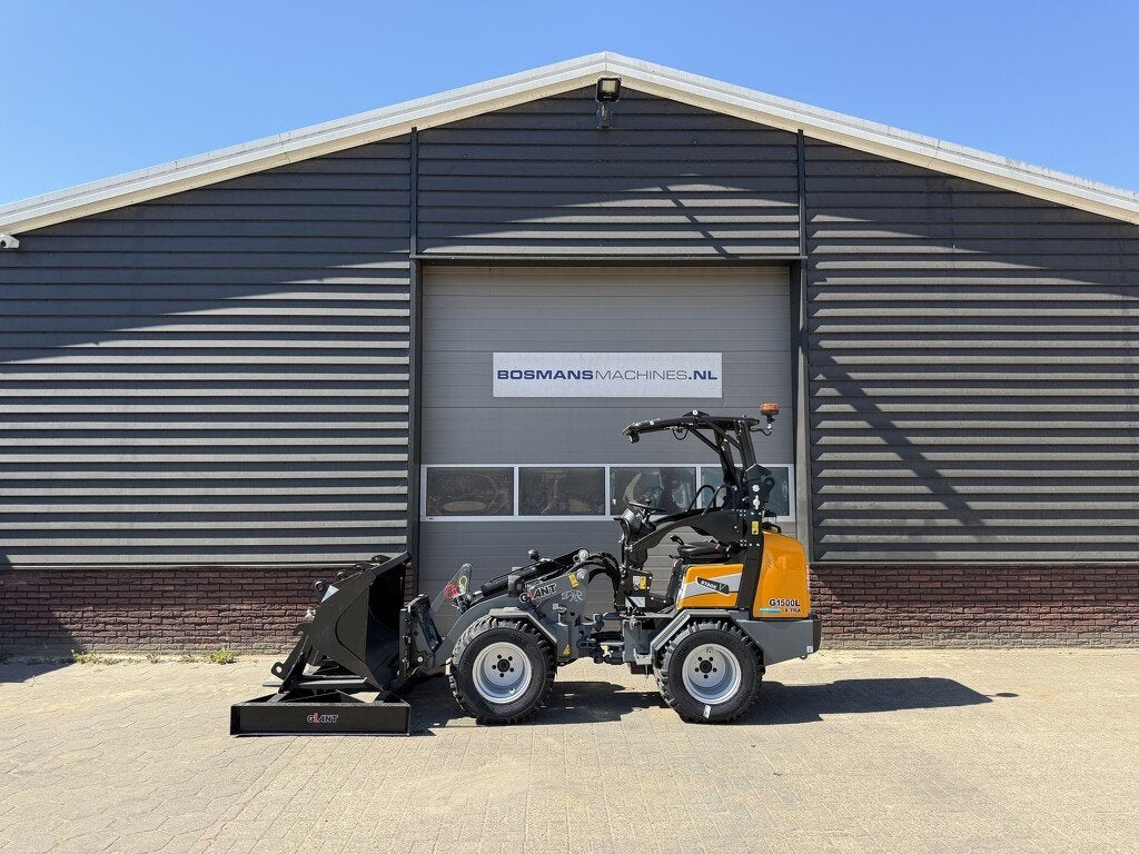 Giant G1500 L X-tra minishovel NIEUW €540 LEASE