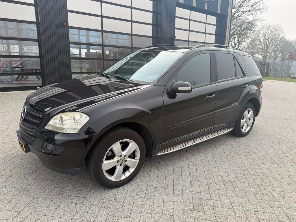Mercedes-Benz M-Klasse 3.5 Ml350 4MATIC AUT 2006 Zwart, Automaat, Zwart, Origineel Nederlands, Vierwielaandrijving