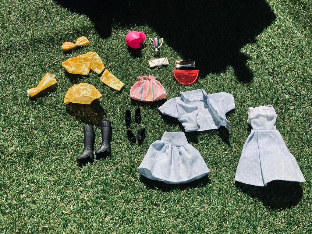 Barbie schoentjes + kleding, Ophalen of Verzenden, Kleertjes