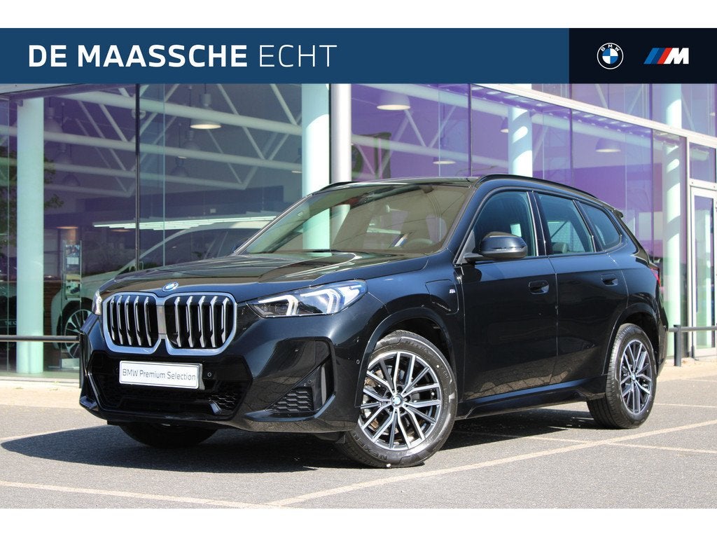 BMW X1 xDrive25e M Sport Automaat / Sportstoelen / Comfort A, Auto's, BMW, 136 pk, Gebruikt, Zwart, Met garantie (alle)