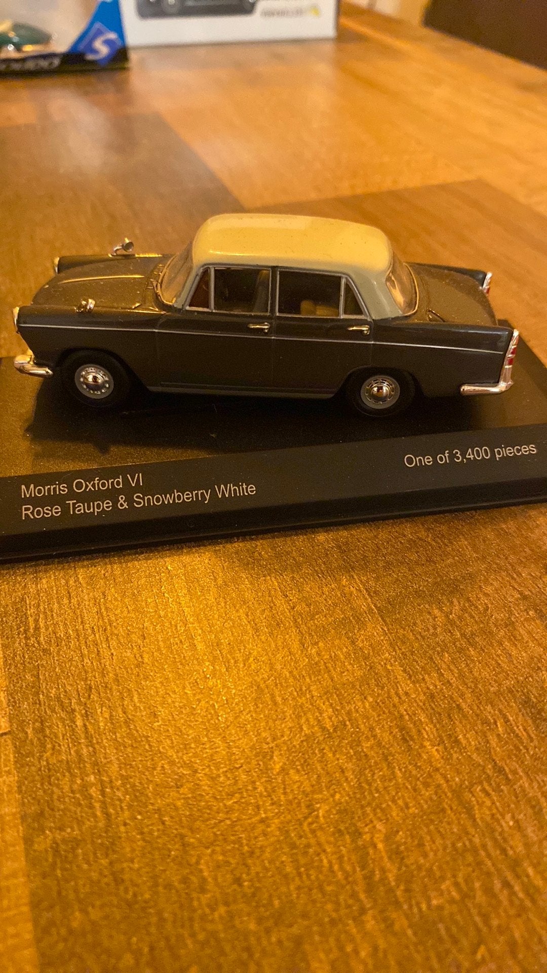 Morris Oxford VI 1:43 one of 3,400 pieces, Ophalen of Verzenden, Zo goed als nieuw, Auto, Vanguards