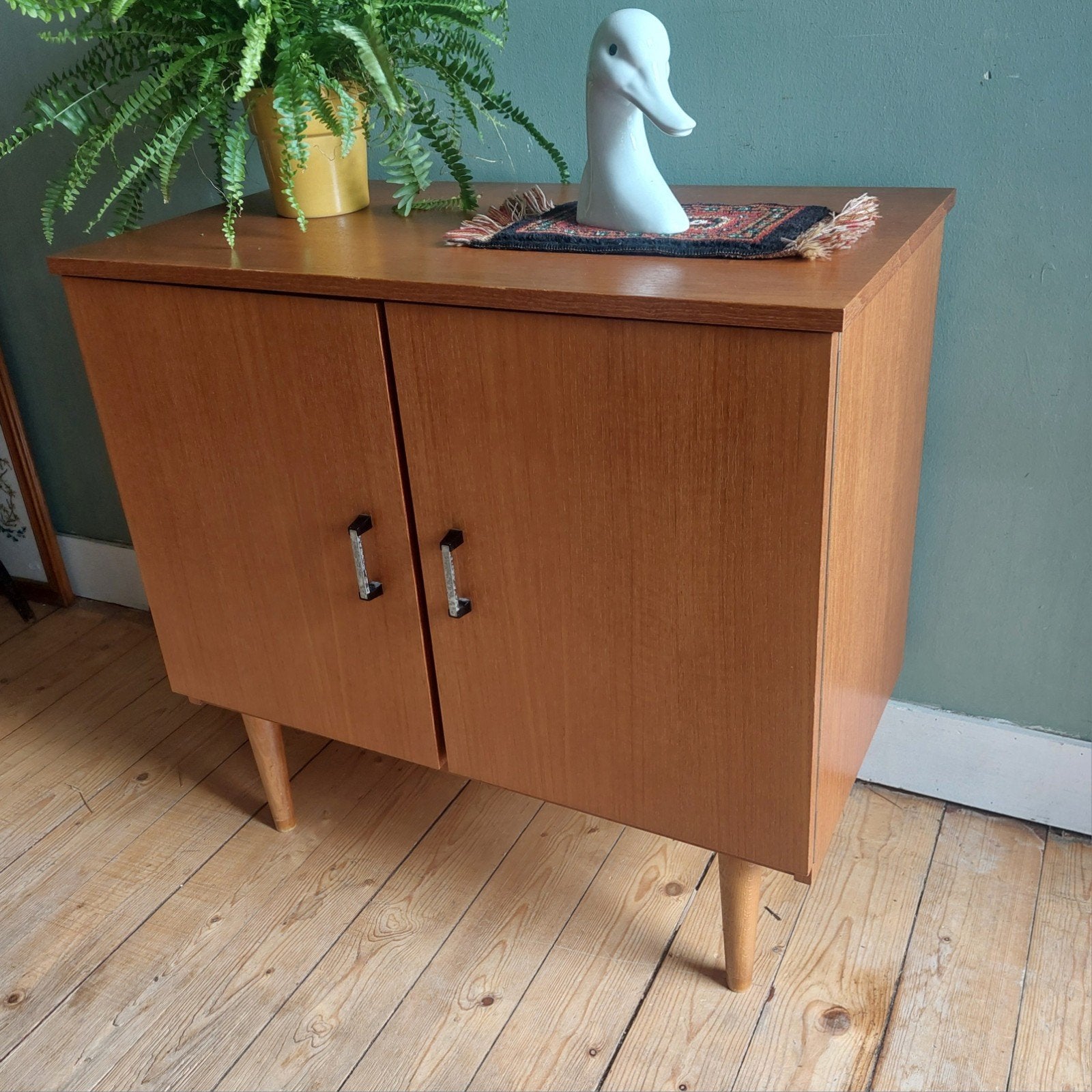 Lucky Vintage MCM Deens design klein dressoir / kast, ., Zo goed als nieuw, ., 25 tot 50 cm