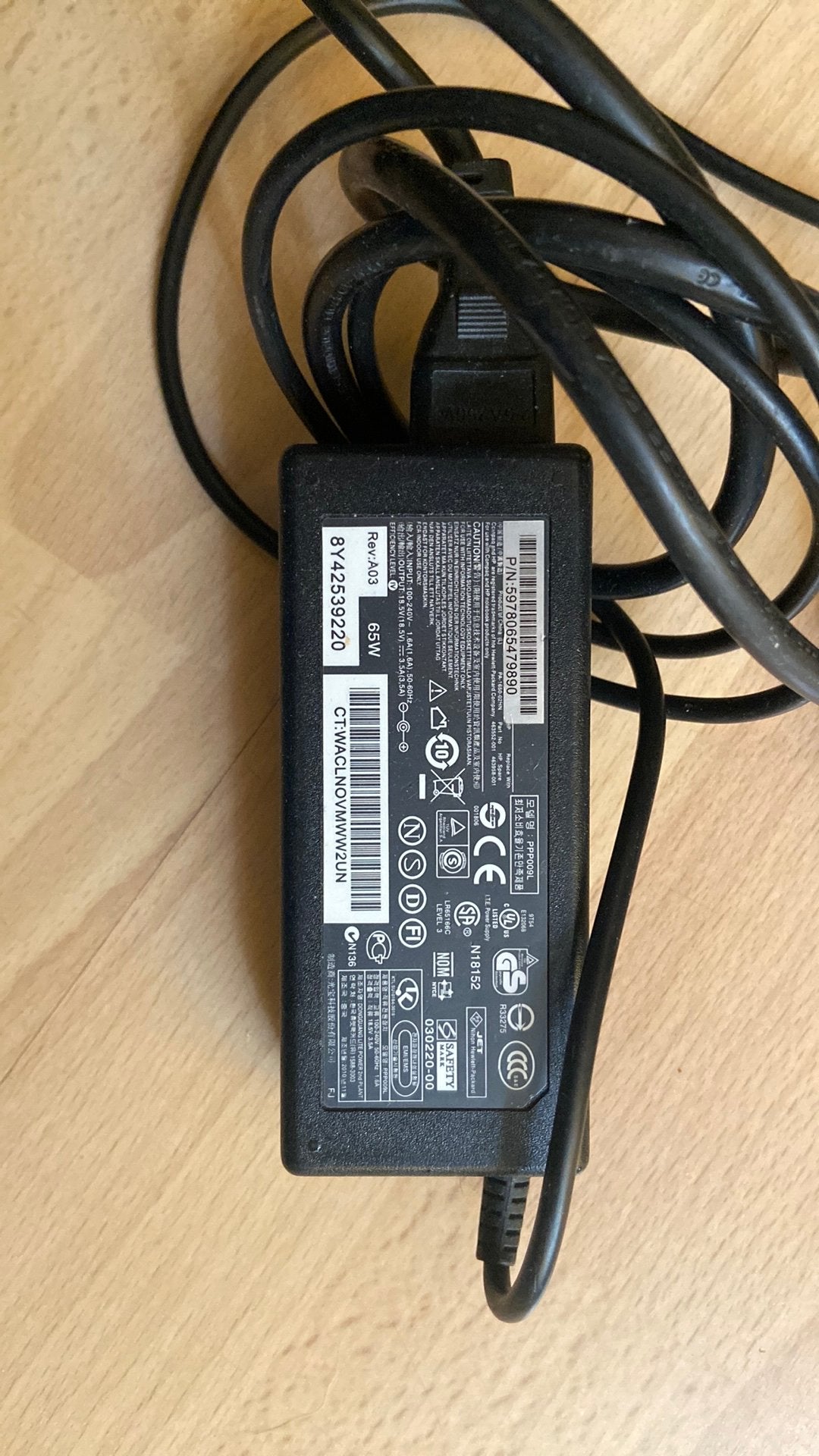 Laptop HP adapter 65W, Computers en Software, Laptop-opladers, Ophalen of Verzenden, Gebruikt