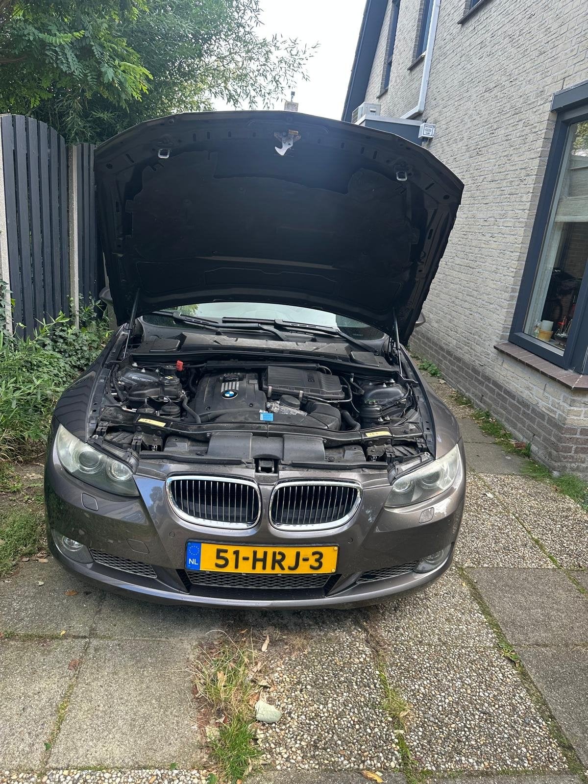 BMW e93 335i 2009, Automaat, Achterwielaandrijving, Beige, Startonderbreker