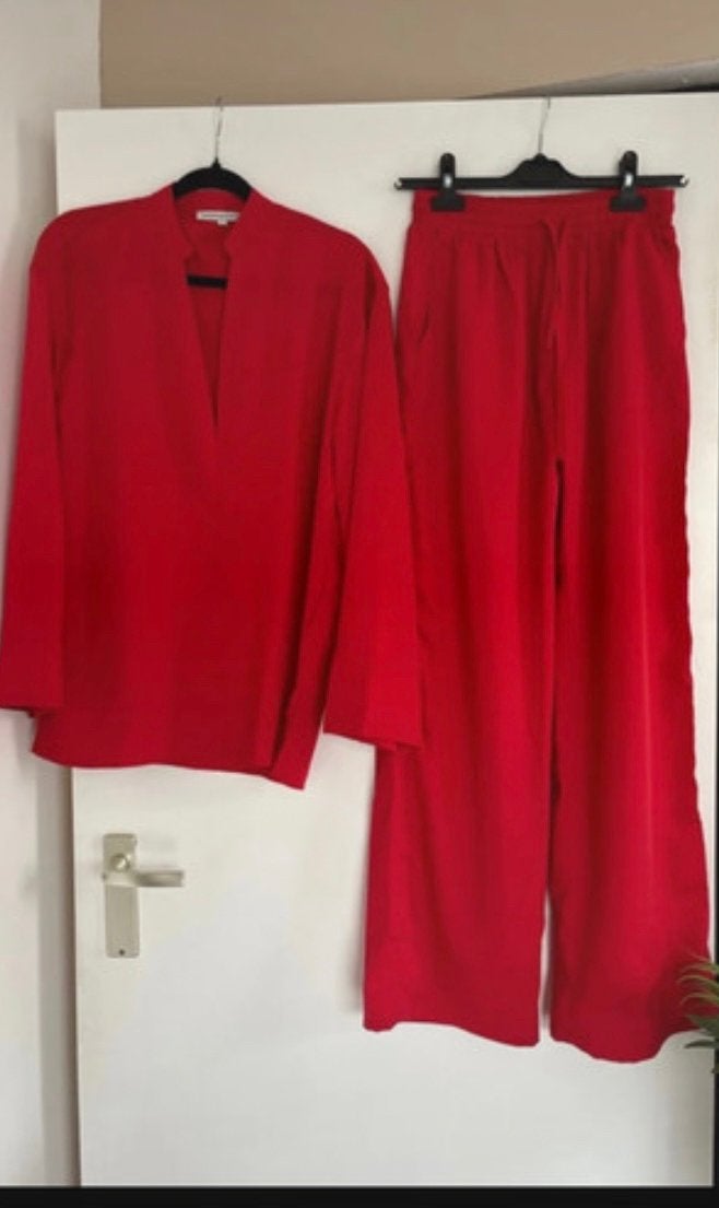 Nieuw Tweedelig set, broekpak maat L/XL. Rood, Kleding | Dames, Huispakken, Ophalen of Verzenden, Nieuw, Maat 42/44 (L), Rood
