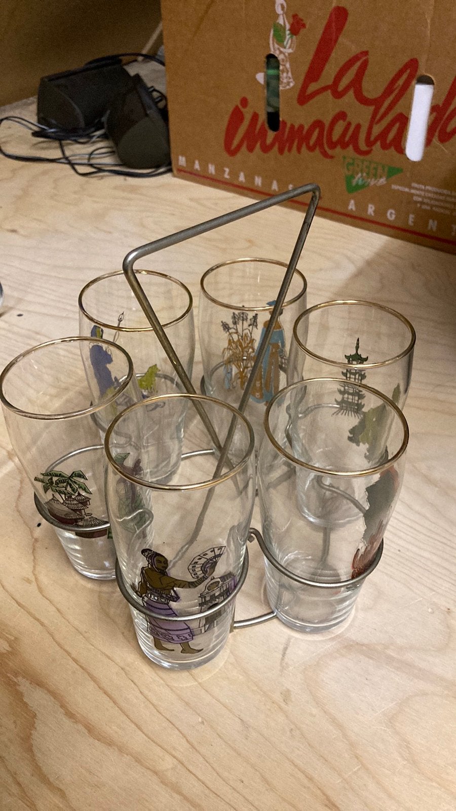 Glazen set in rekje alle werelddelen, vintage jaren 60, Ophalen, Zo goed als nieuw, Overige typen