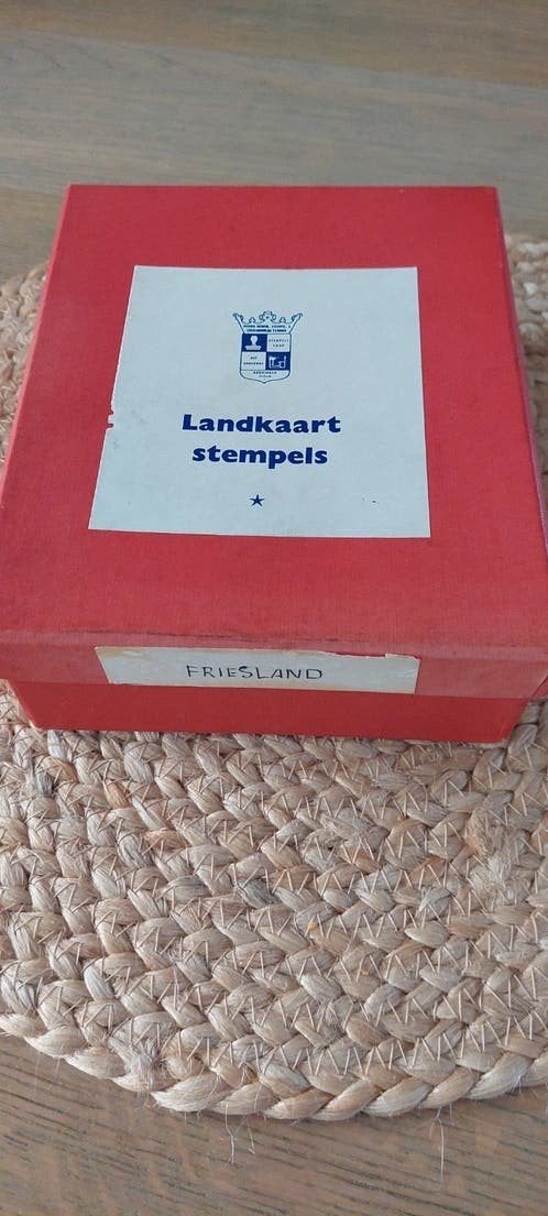 OUDE LANDKAART SCHOOL STEMPEL FRIESLAND, Ophalen of Verzenden, Gebruikt